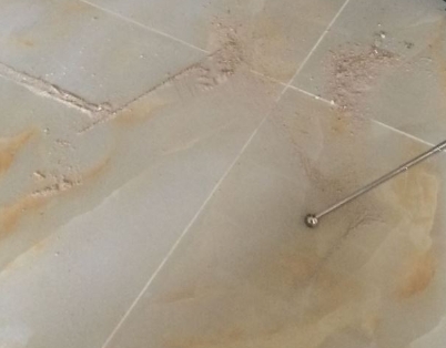 青县瓷砖空鼓维修公司分享粘合剂选择不当在瓷砖铺贴过程中可能导致以下问题