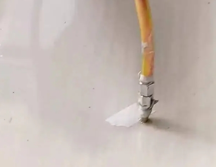 青县瓷砖空鼓维修公司专业解答在瓷砖铺贴过程中，如果使用的砂料过粗（如全部使用了粗砂），可能会导致以下问题